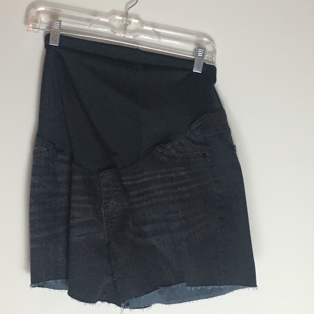Isabel Maternity Black Shorts - Picture 5 of 6
